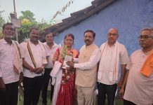 नवरदेवाची प्रकृती बिघडताच माजी खासदार डॉ. अशोकजी नेते धावले मदतीला