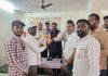 गडचिरोलीत महाराष्ट्र दिन व कामगार दिनानिमित्त कामगारांना अन्नधान्य किट व संरक्षण साहित्याचे वाटप