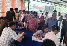 गडचिरोली पोलीस दलाच्या वतीने दामरंचा येथे आठवडी बाजारादरम्यान आरोग्य शिबिराचे आयोजन